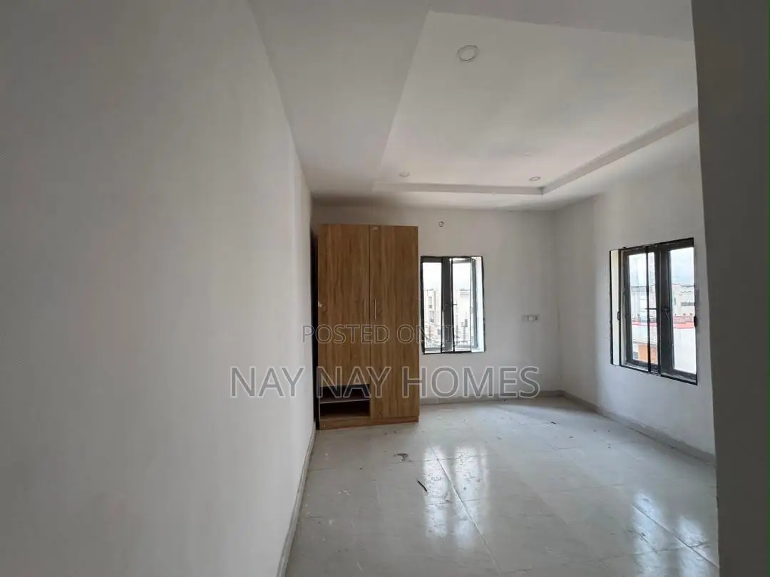 4bdrm Block of Flats in Bueno Vista, Lekki Phase 2 for rent in Lekki Phase 2