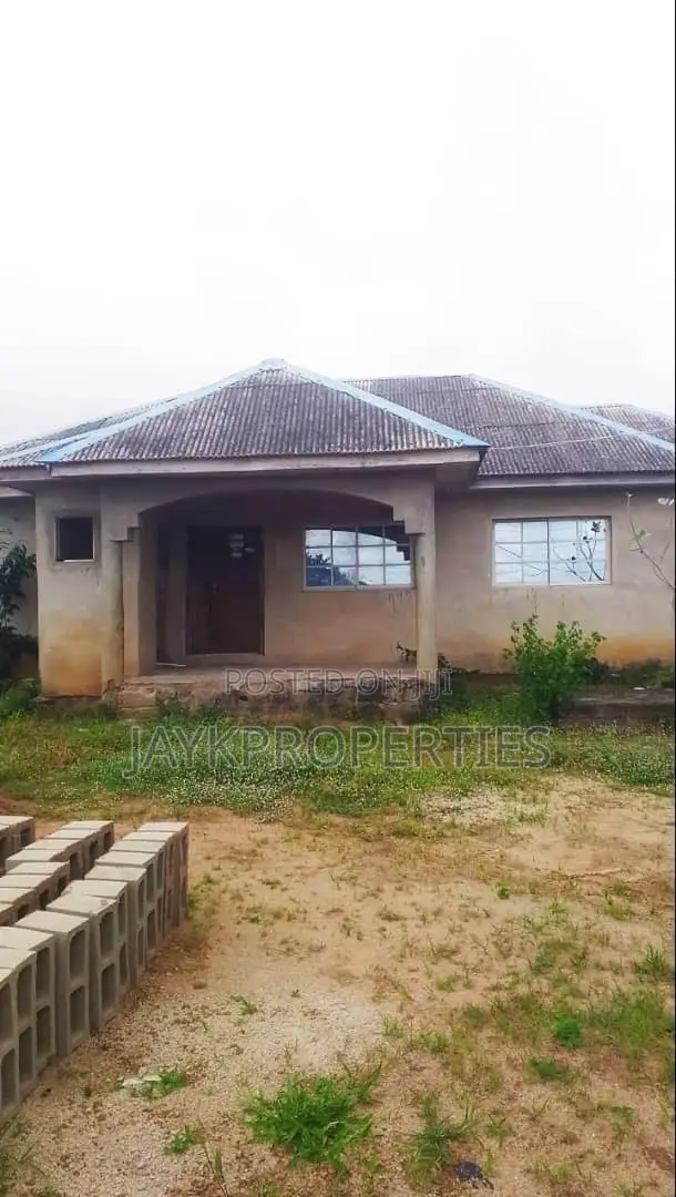4bdrm Bungalow in Ikorodu for sale in Ikorodu