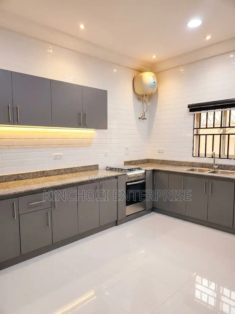 2bdrm Apartment in Lekki Enclave Estate, Ikate for rent in Ikate