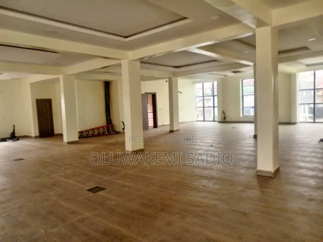 Open Plan Office Space in Allen Avenue