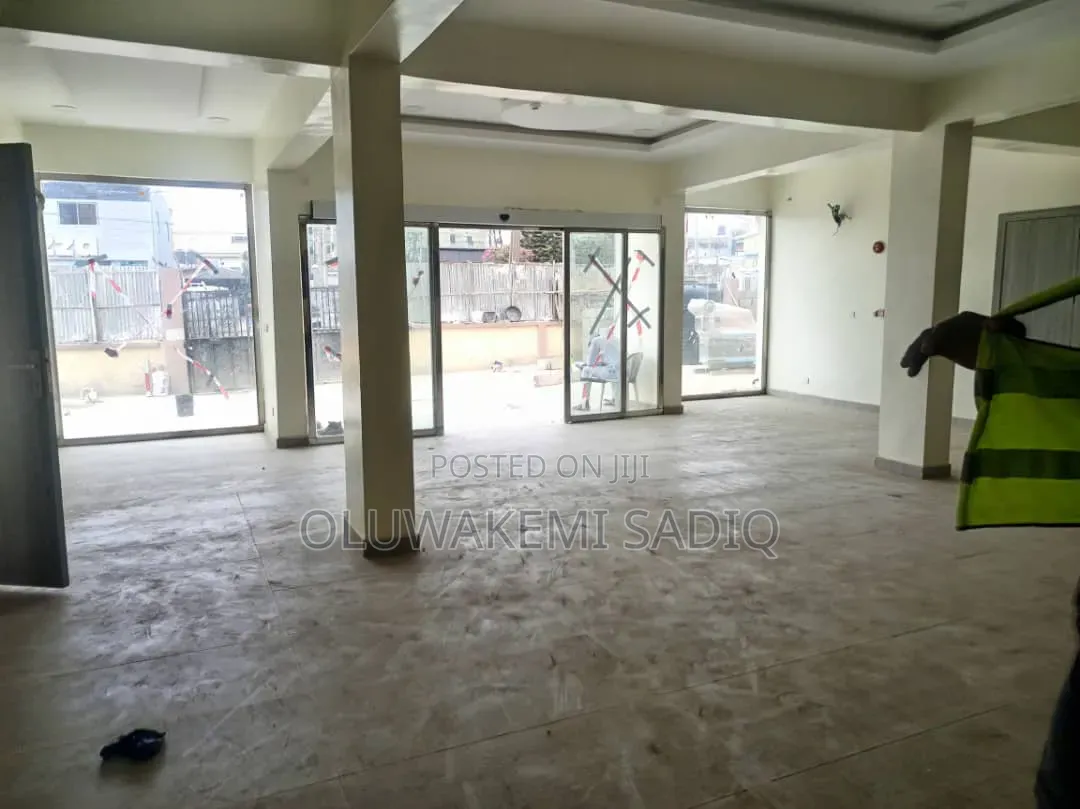 Open Plan Office Space in Allen Avenue