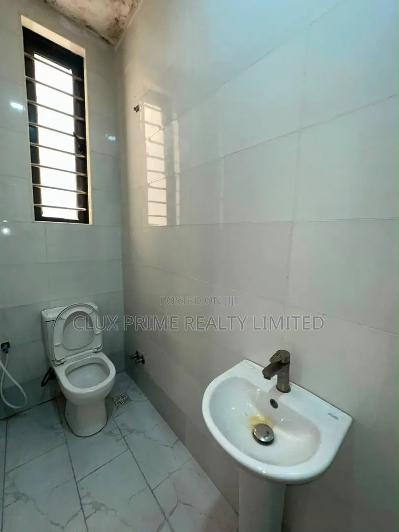 4bdrm Duplex in Ologolo for rent in Ologolo