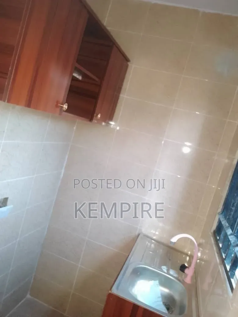 12bdrm House in Oron Road, Uyo for sale in Uyo