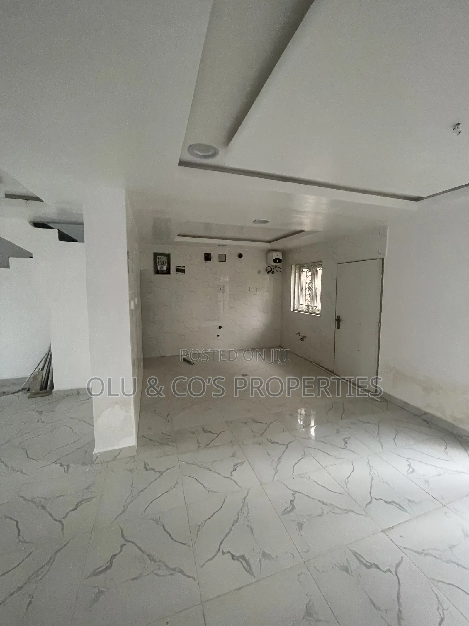 4bdrm Duplex in B Estate, Lugbe District for sale in Lugbe District