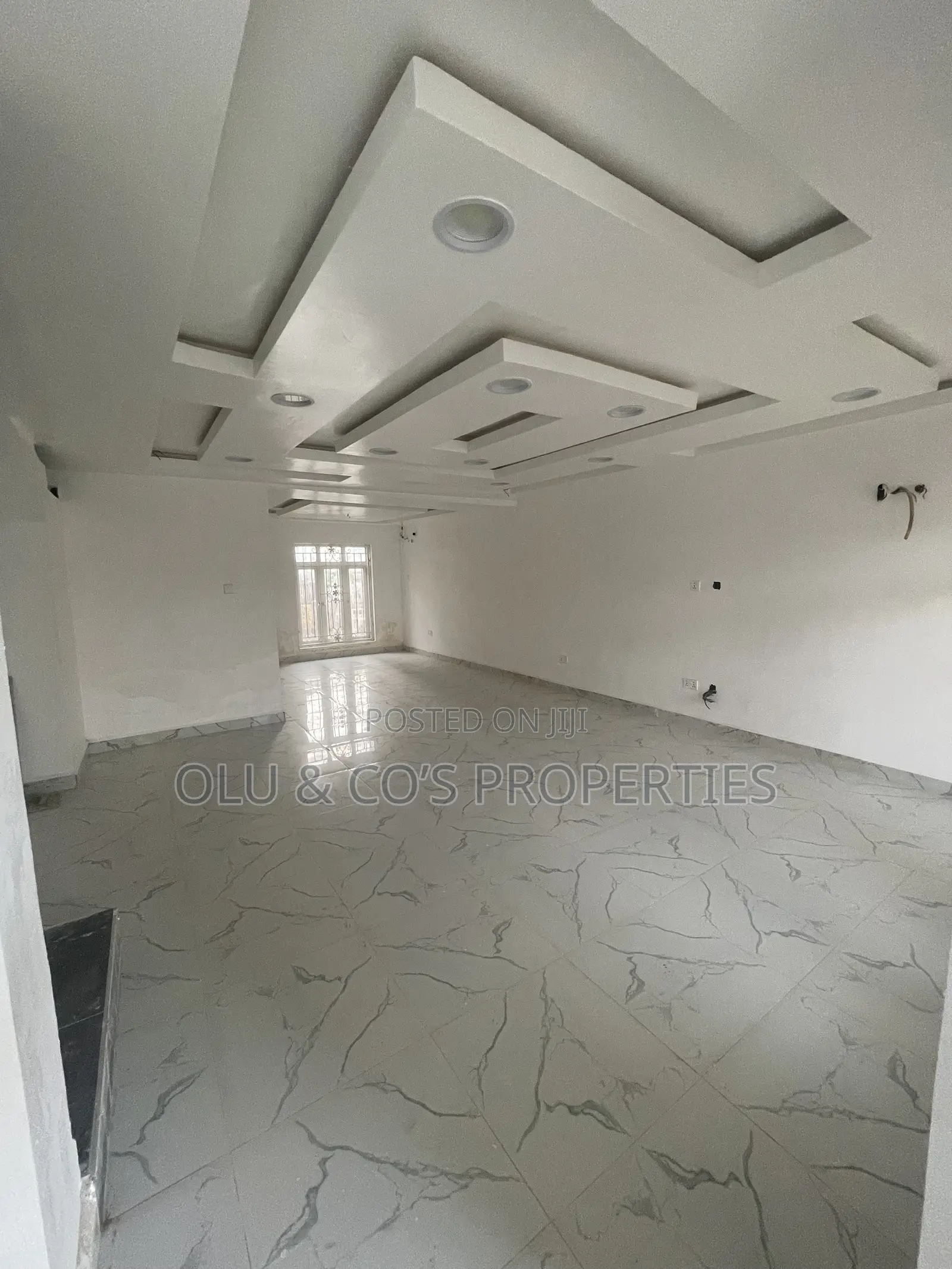 4bdrm Duplex in B Estate, Lugbe District for sale in Lugbe District