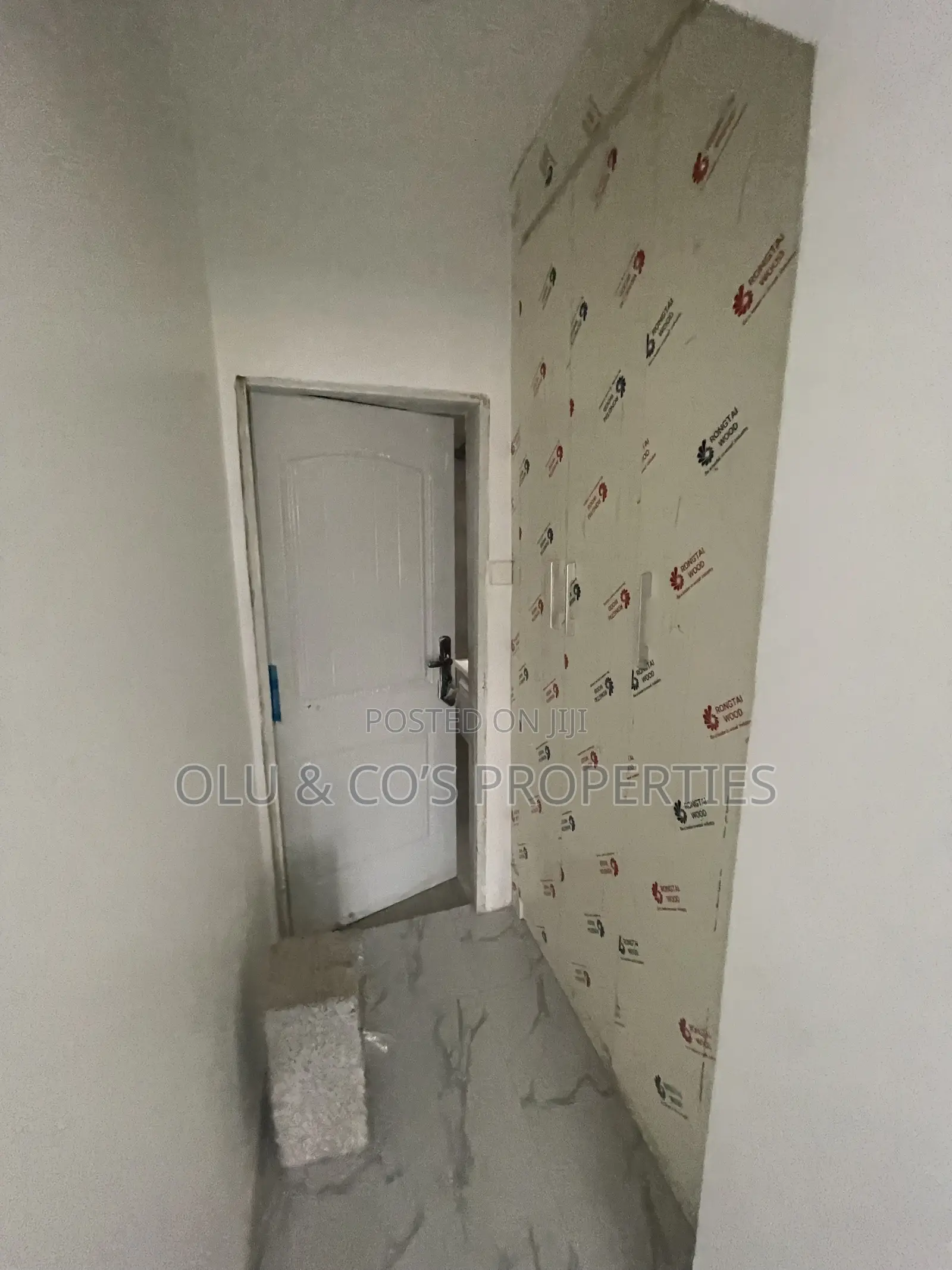 4bdrm Duplex in B Estate, Lugbe District for sale in Lugbe District
