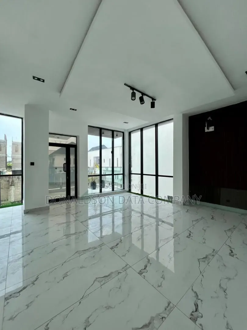 5bdrm Duplex in Opebi, Banana Island for sale in Banana Island