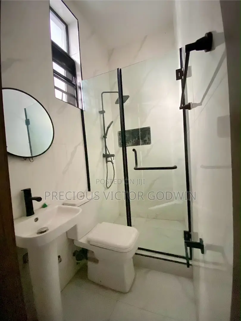 4bdrm Duplex in Chevron for sale in Chevron
