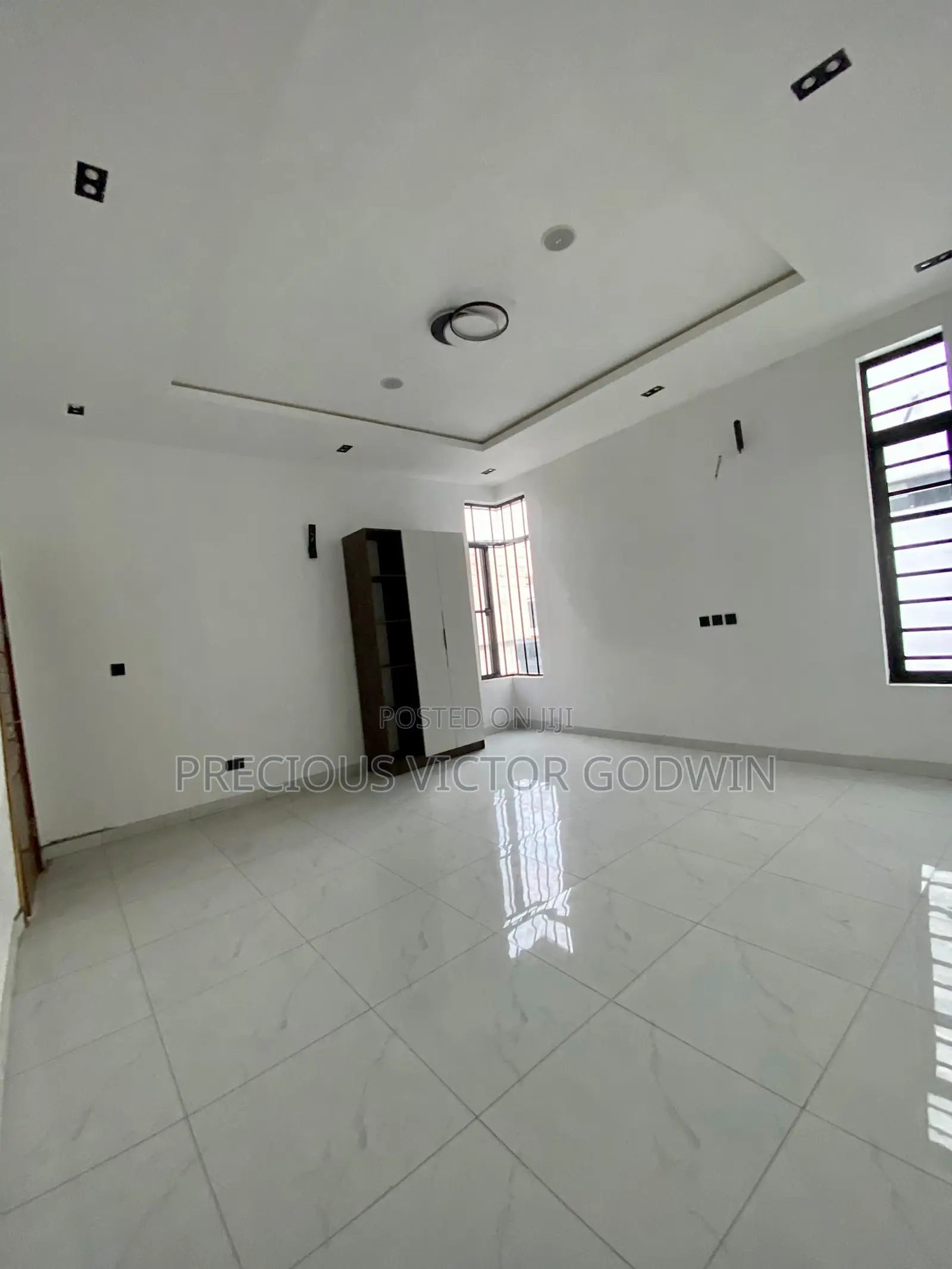 4bdrm Duplex in Chevron for sale in Chevron