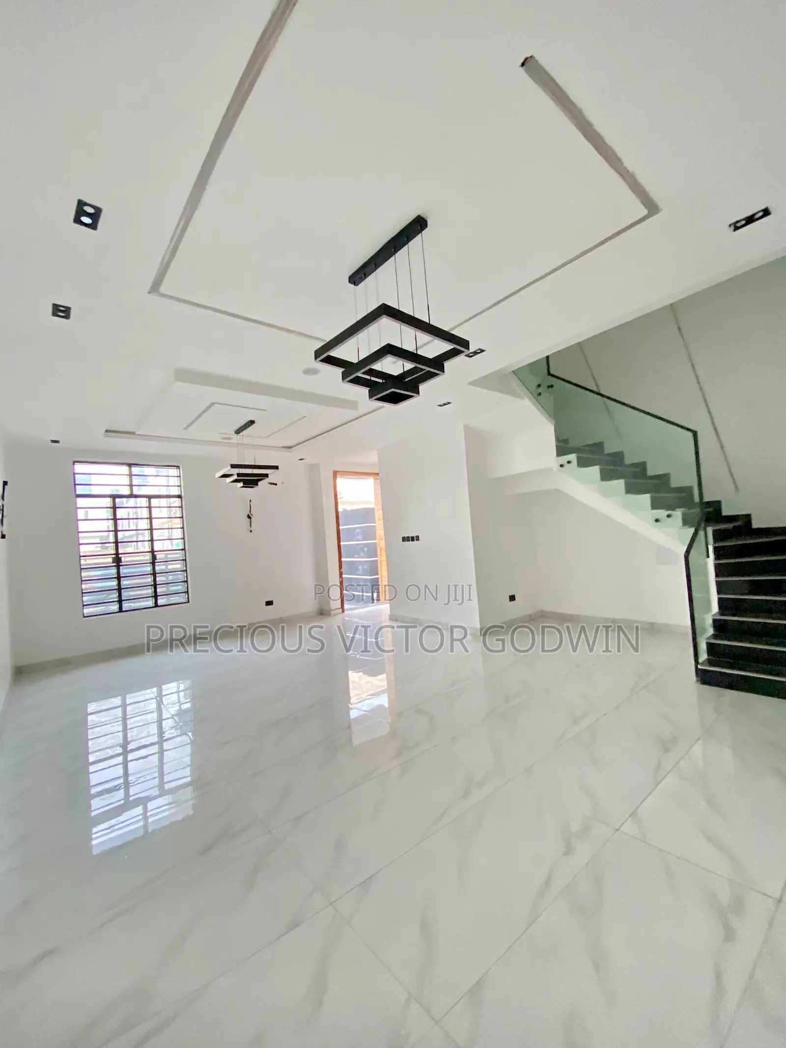 4bdrm Duplex in Chevron for sale in Chevron