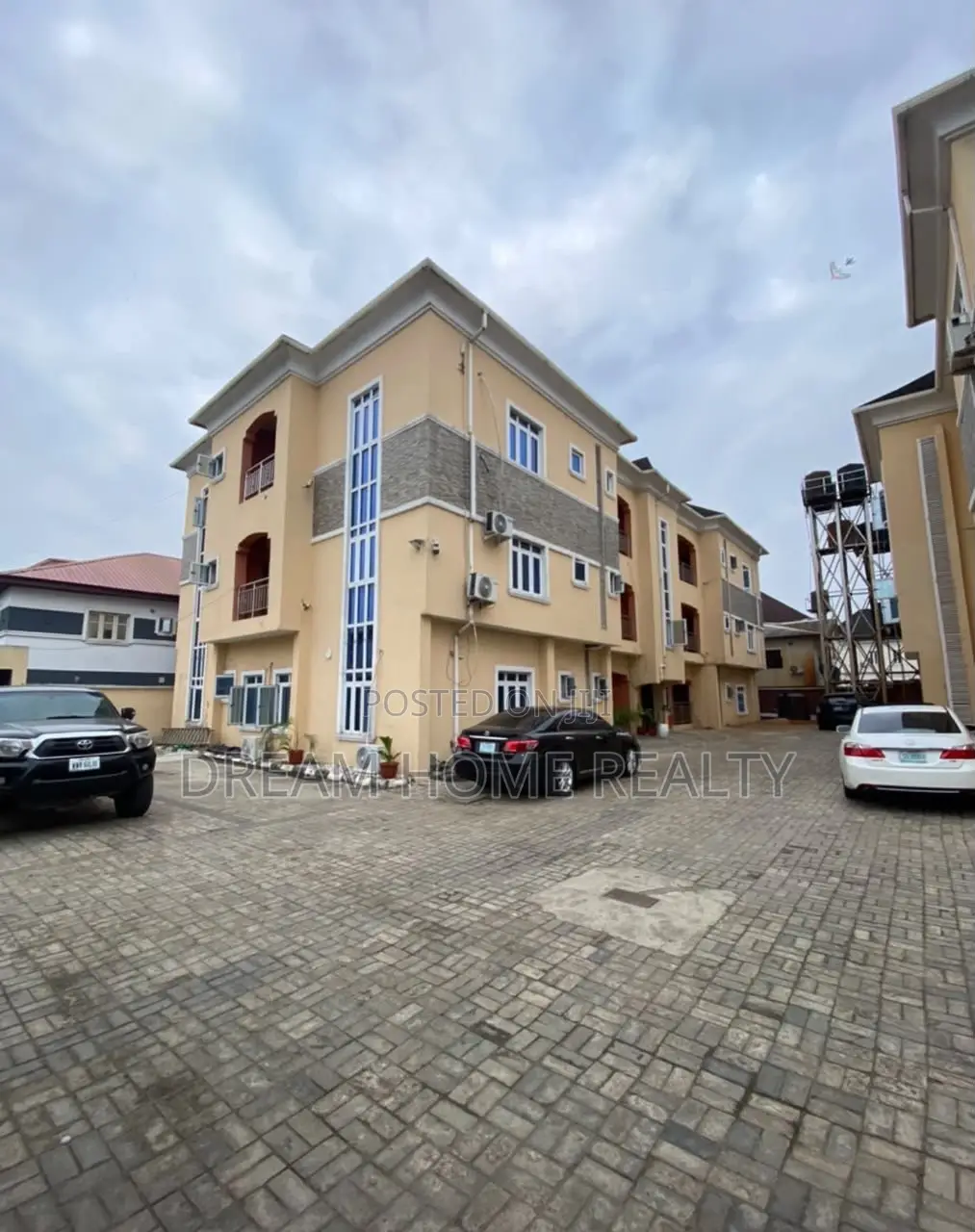 3bdrm Apartment in Chevron for rent in Chevron