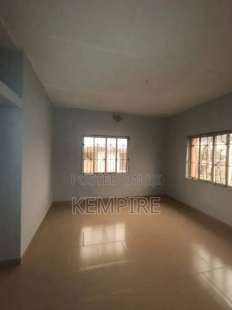 3bdrm Block of Flats in Uran Street, Uyo for rent in Uyo