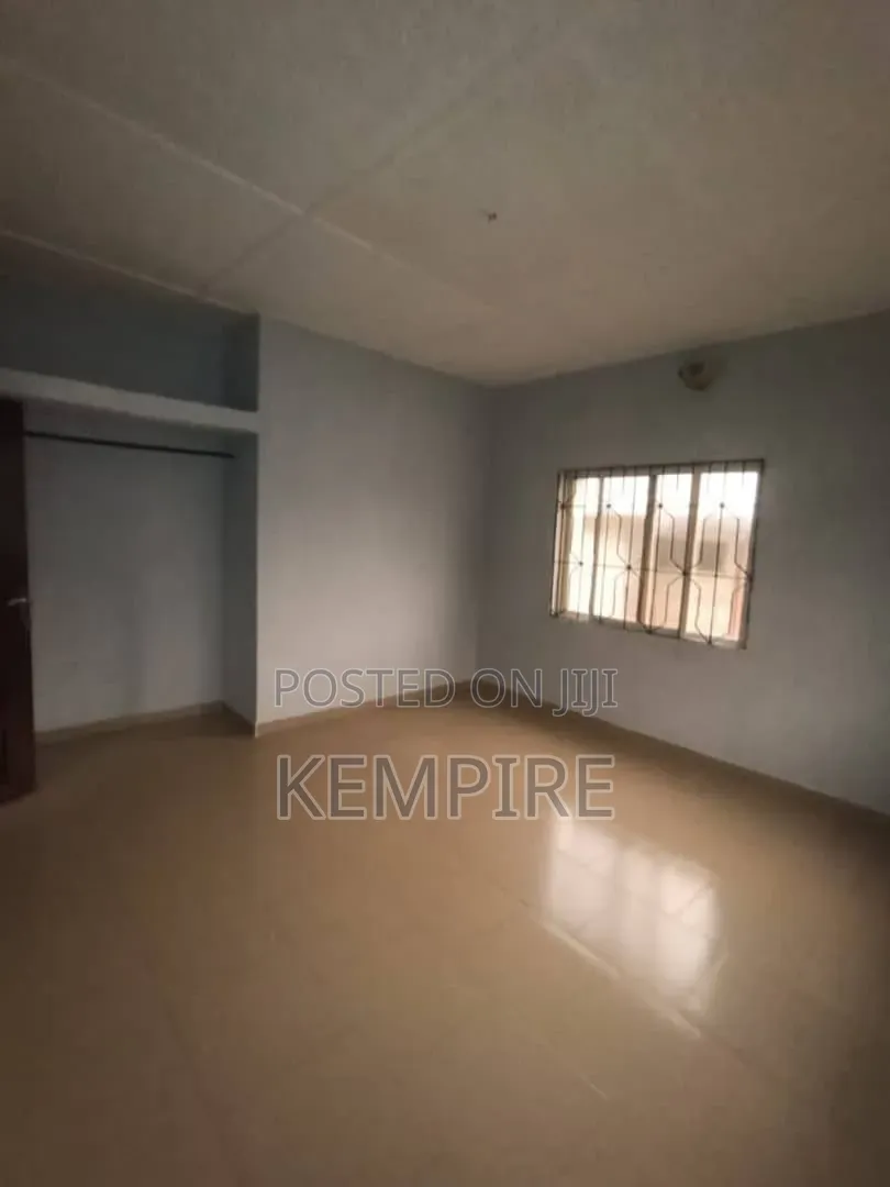 3bdrm Block of Flats in Uran Street, Uyo for rent in Uyo