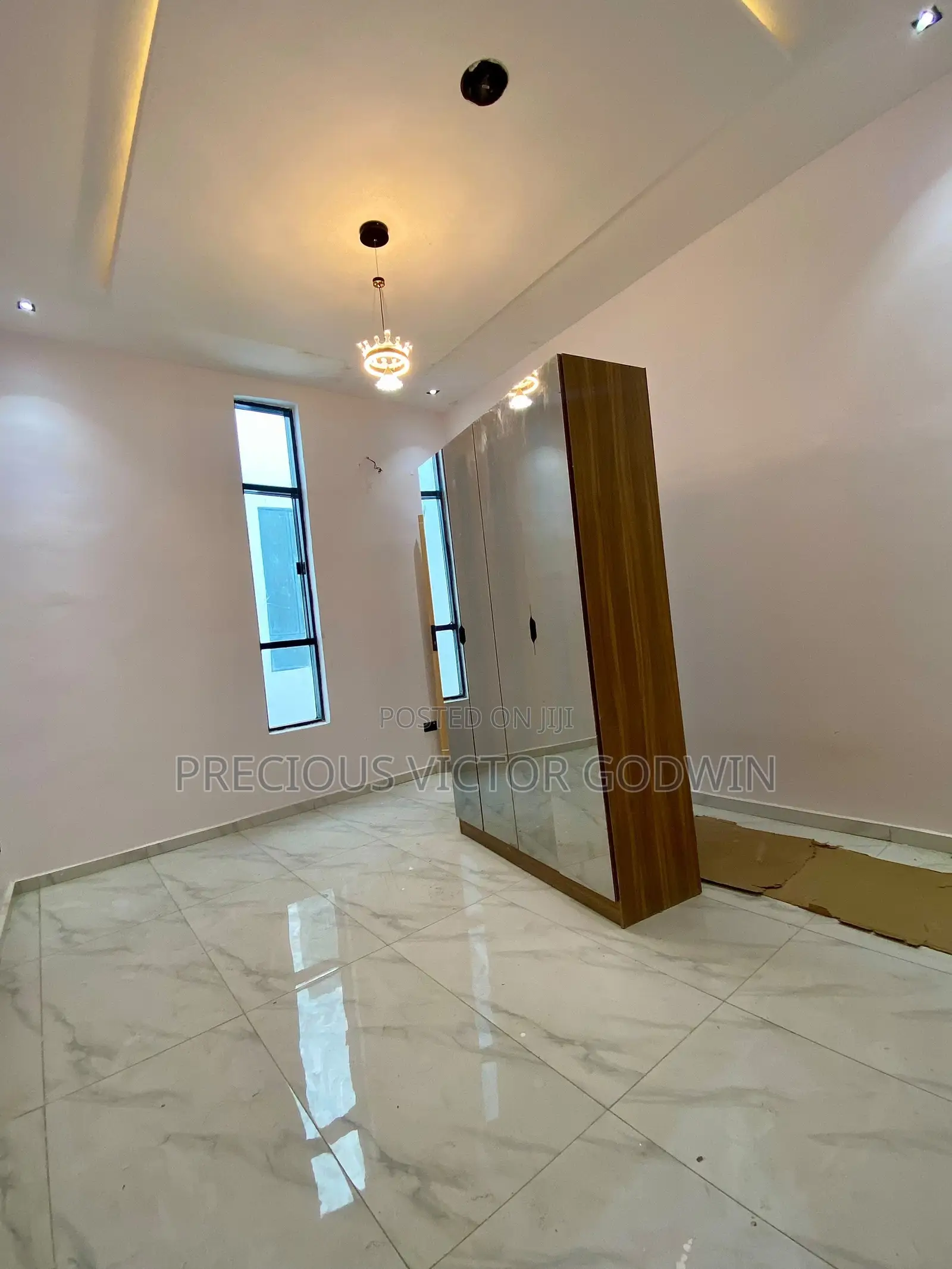 5bdrm Duplex in Chevron for sale in Chevron