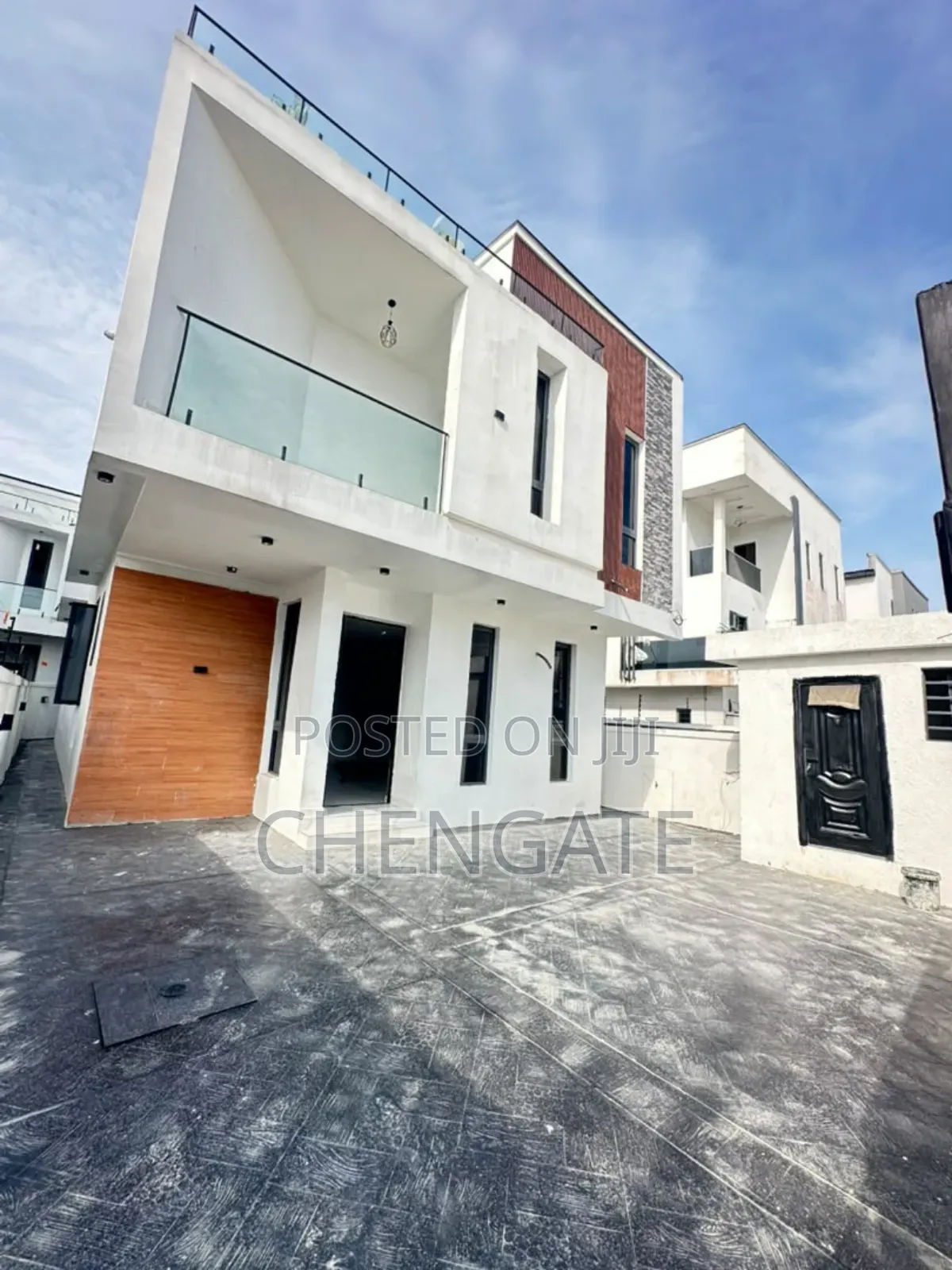 5bdrm Duplex in Ikota for sale in Ikota