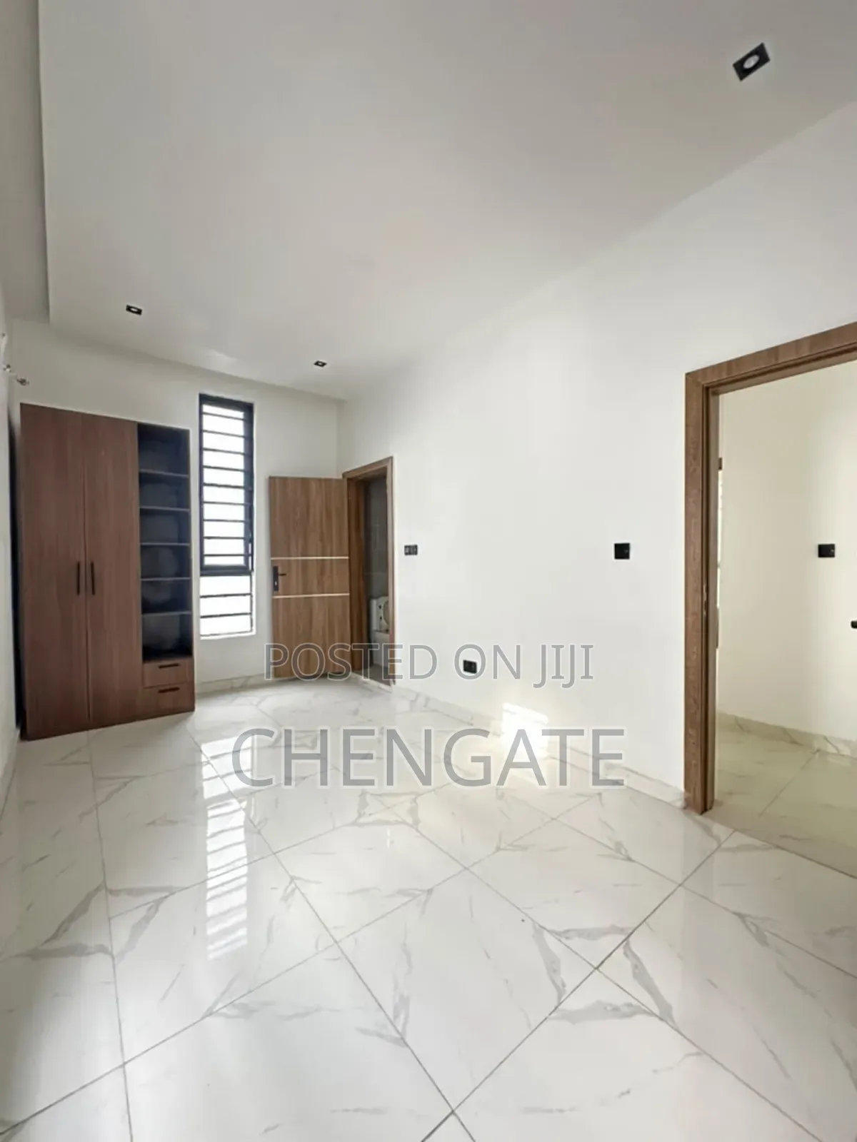 5bdrm Duplex in Ikota for sale in Ikota