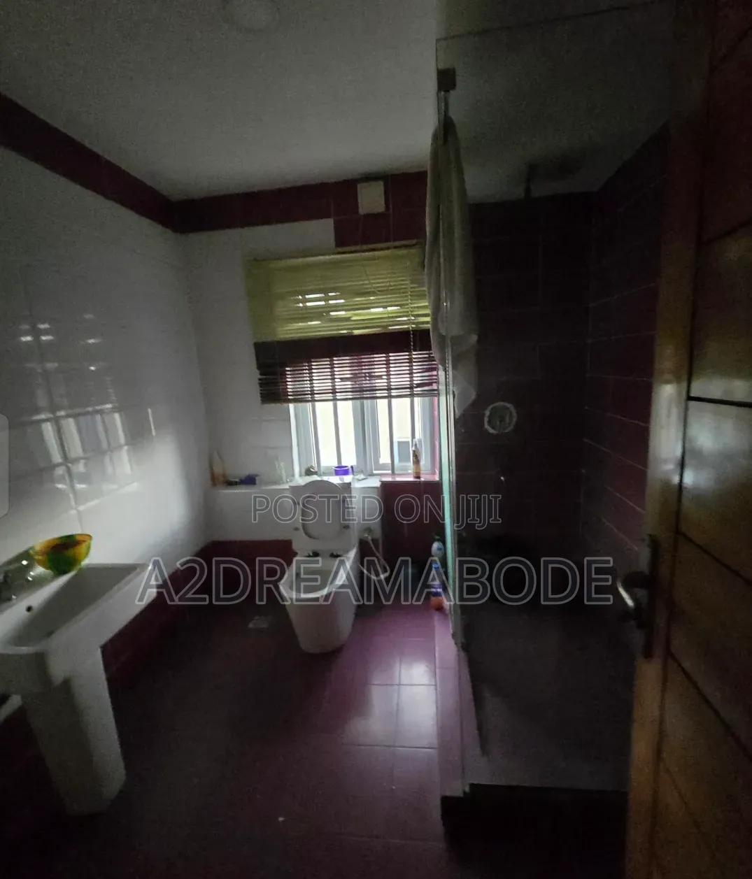 5bdrm Duplex in Magodo, GRA Phase 2 Shangisha for sale in GRA Phase 2 Shangisha
