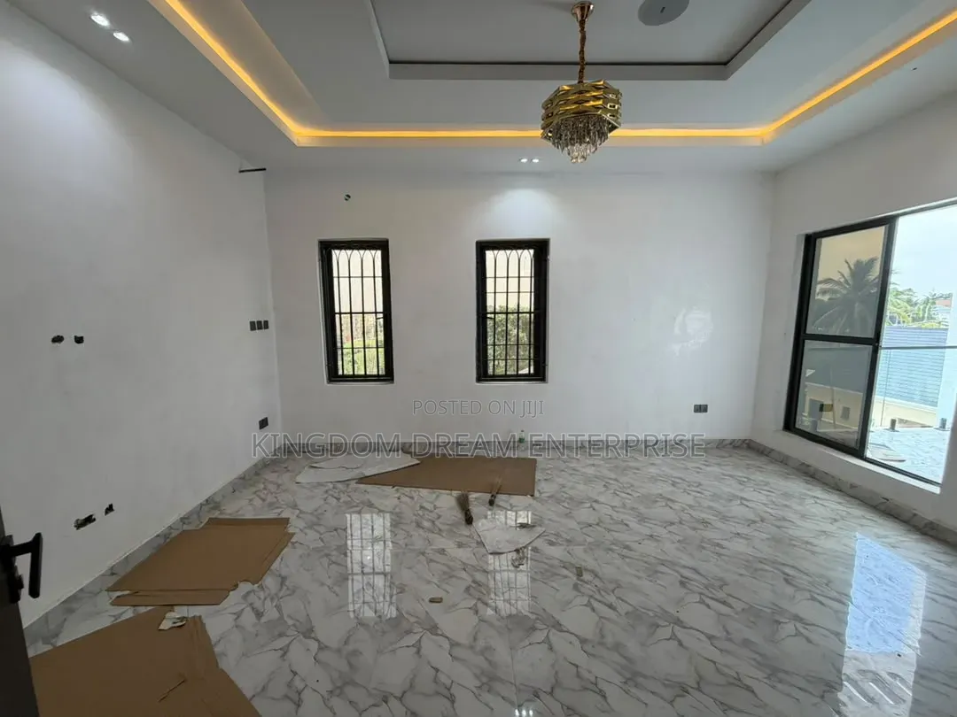 4bdrm Duplex in Life Camp Abuja for sale in Life Camp