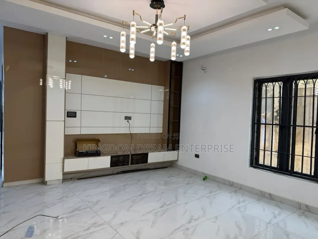 4bdrm Duplex in Life Camp Abuja for sale in Life Camp