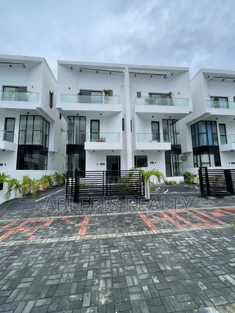 4bdrm Duplex in Orchid, Lekki Phase 2 for sale in Lekki Phase 2