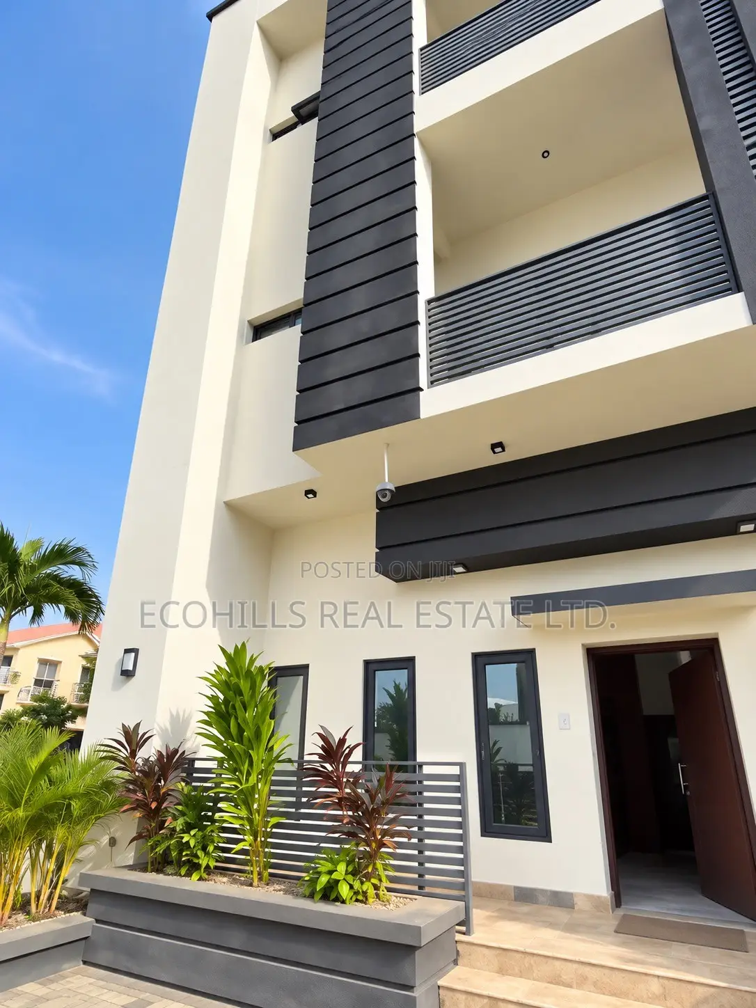 4bdrm Townhouse/Terrace in Lifecamp for sale in Life Camp