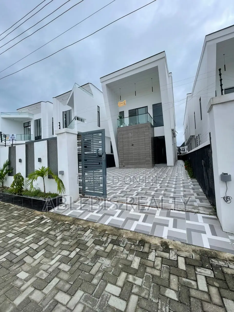 5bdrm Duplex in Orchid, Lekki Phase 2 for sale in Lekki Phase 2