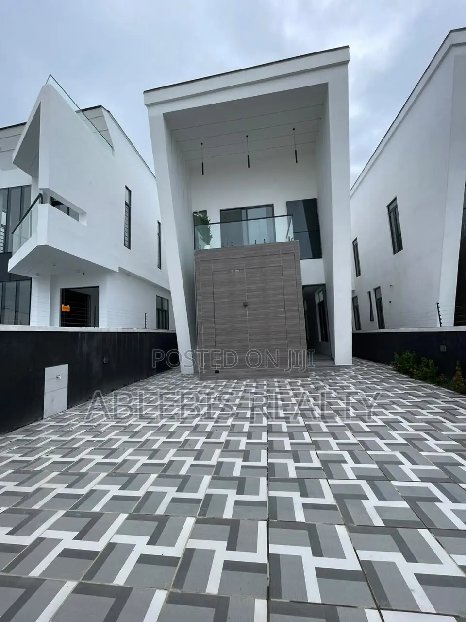 5bdrm Duplex in Orchid, Lekki Phase 2 for sale in Lekki Phase 2