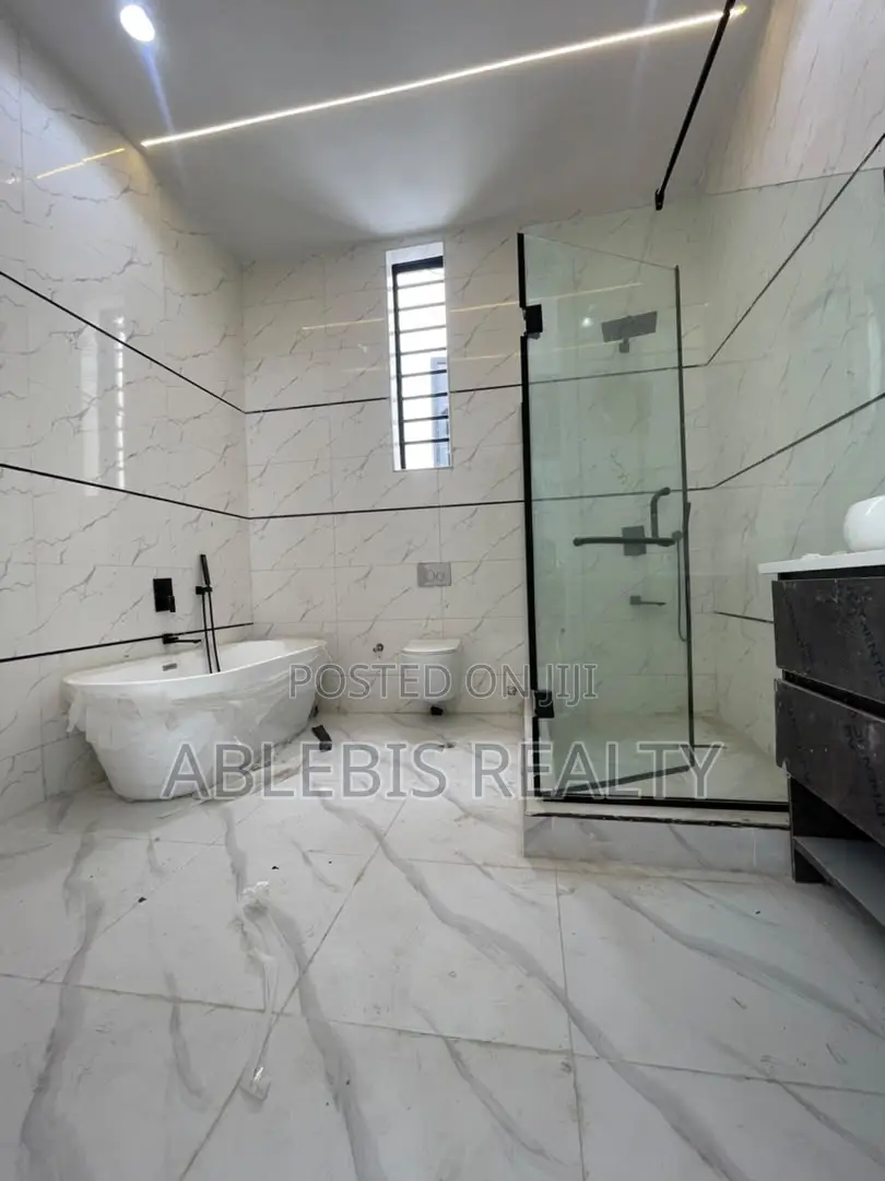 5bdrm Duplex in Orchid, Lekki Phase 2 for sale in Lekki Phase 2