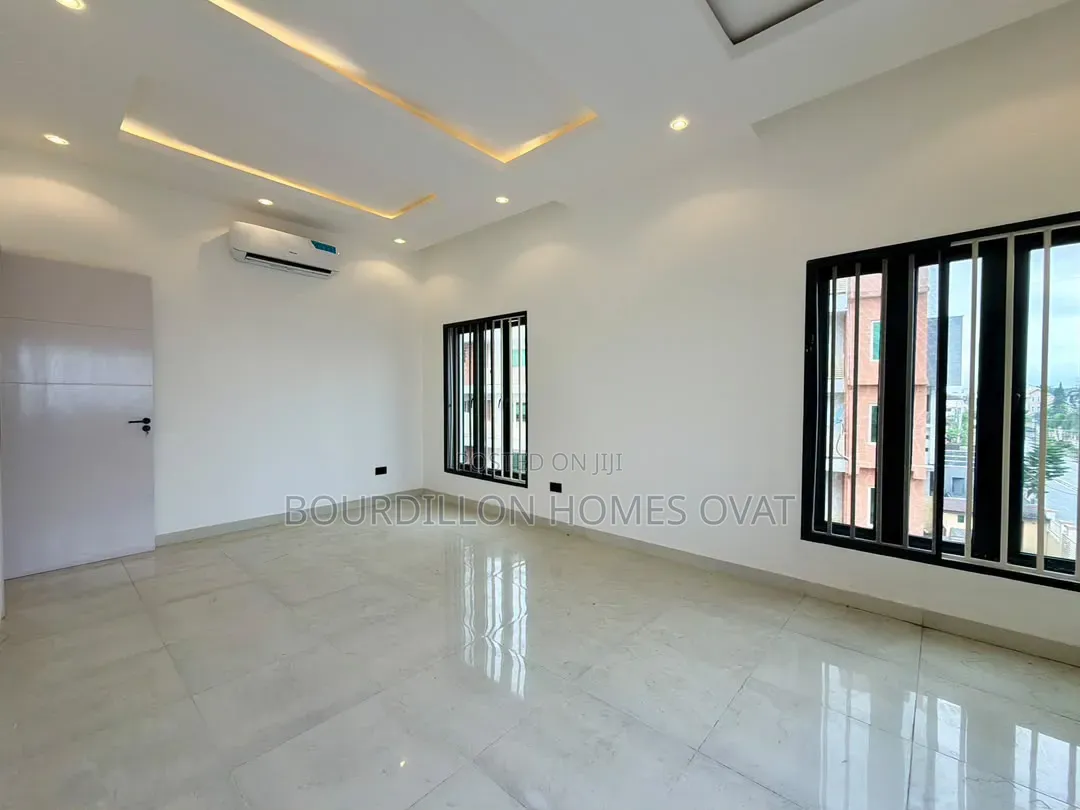 6bdrm Duplex in Lekki Phase 1 for sale in Lekki Phase 1