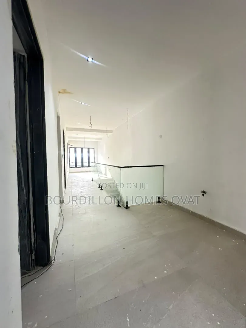 4bdrm Duplex in Lekki Phase 1 for sale in Lekki Phase 1