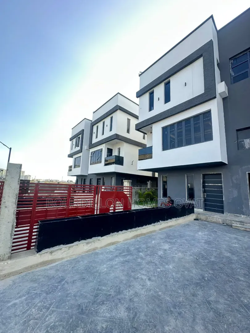 3bdrm Apartment in Lekki Phase 1 Lagos for sale in Lekki Phase 1