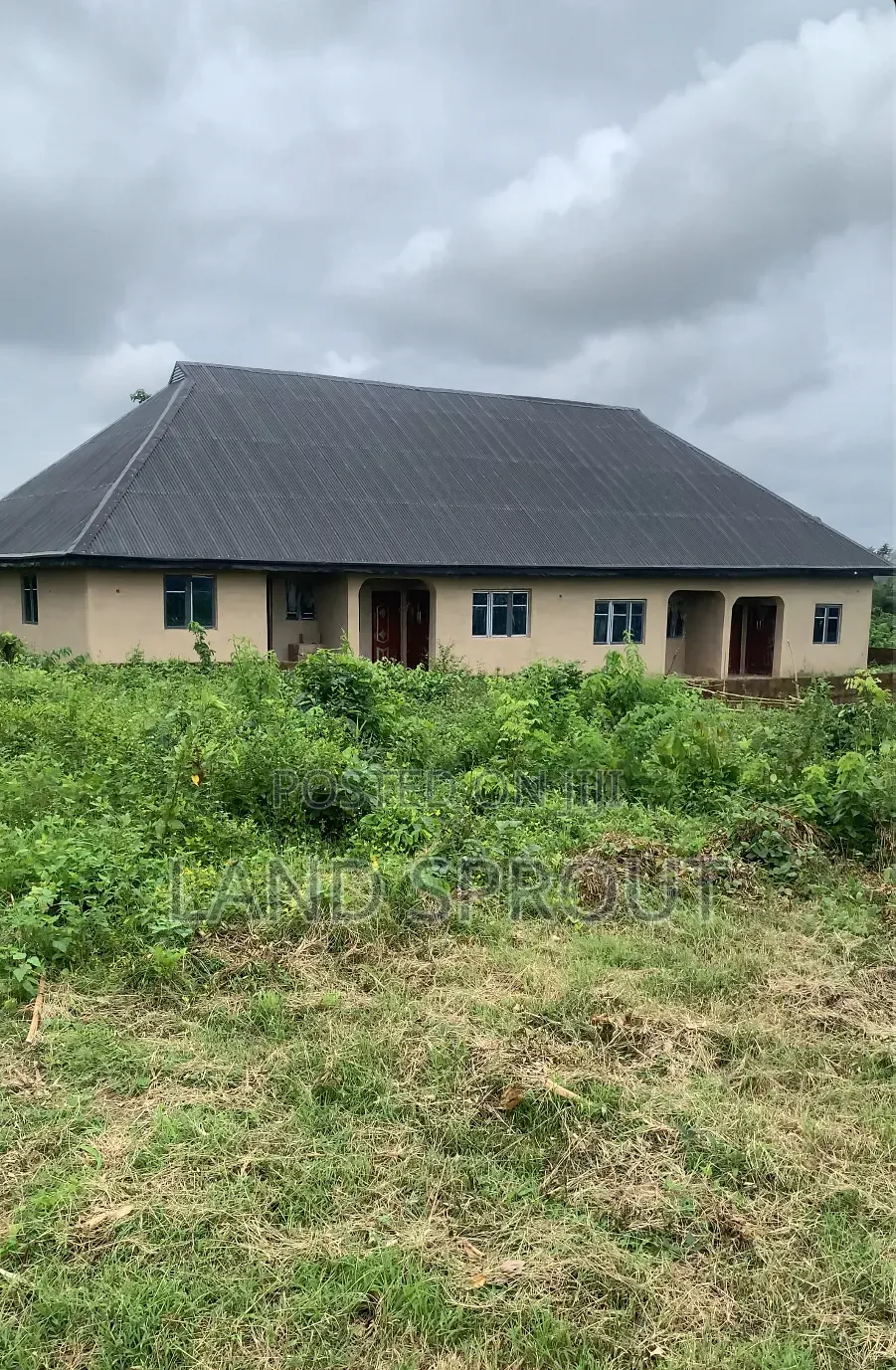 Big Plot of Land at Onikakan, Moniya, Ibadan in Moniya