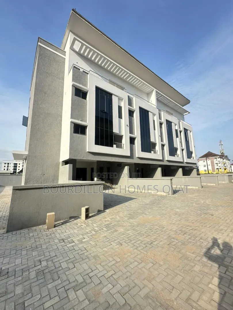 4bdrm Duplex in Lekki Phase 1 Lagos for sale in Lekki Phase 1