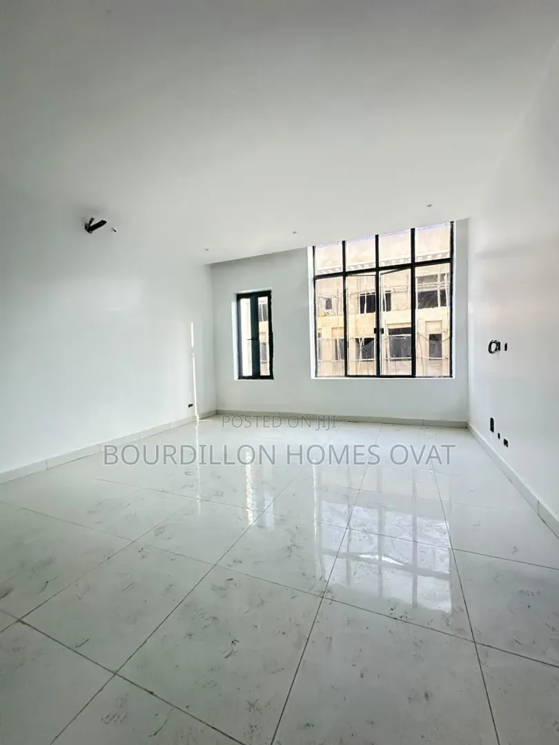 4bdrm Duplex in Lekki Phase 1 Lagos for sale in Lekki Phase 1