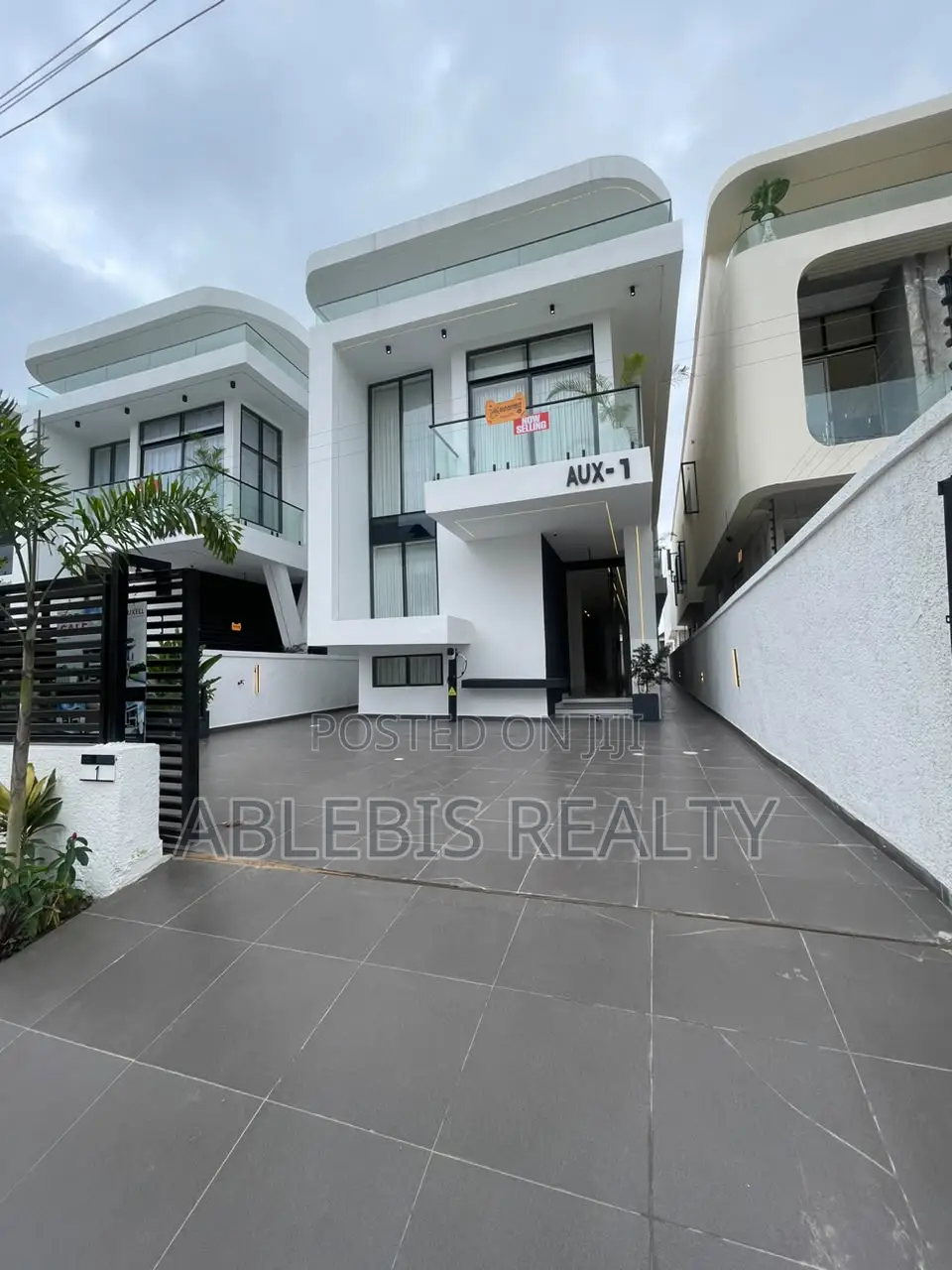 5bdrm Duplex in Orchid, Lekki Phase 2 for sale in Lekki Phase 2
