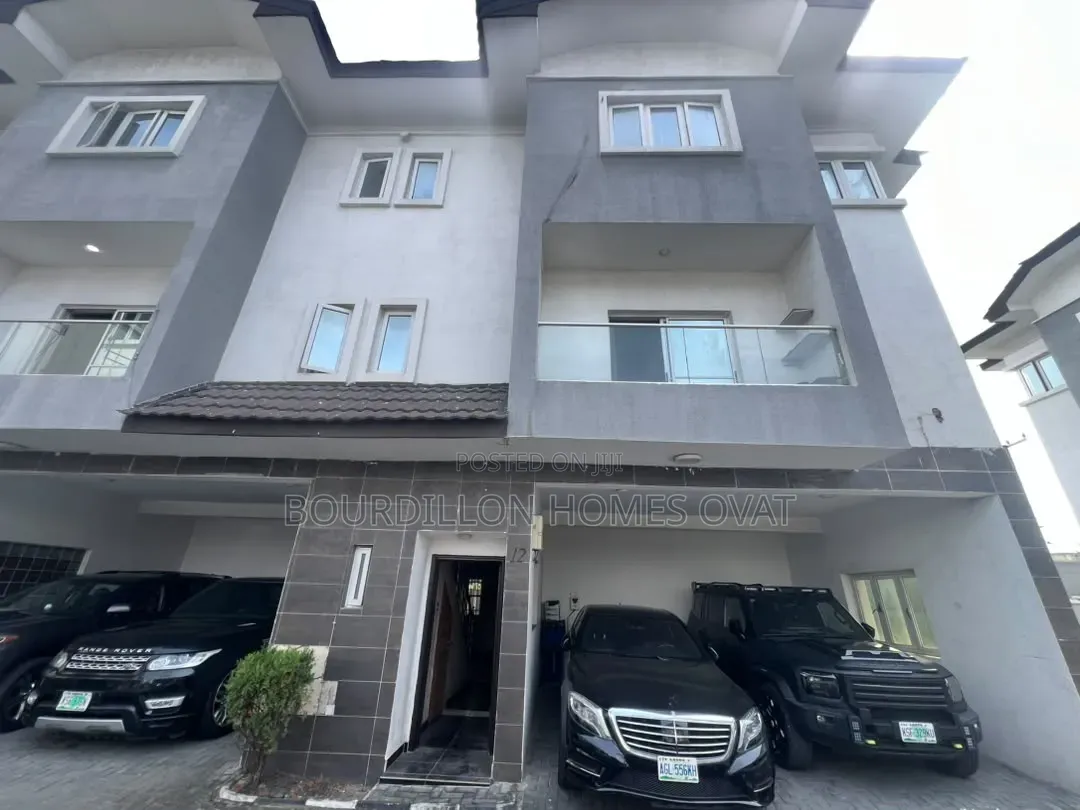 3bdrm Duplex in Lekki Phase 1 Lagos for sale in Lekki Phase 1
