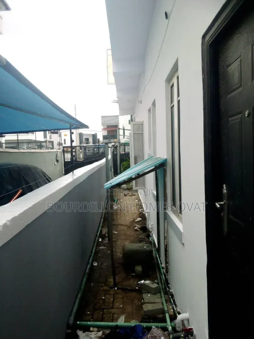 4bdrm Duplex in Lekki County, Ikota for sale in Ikota
