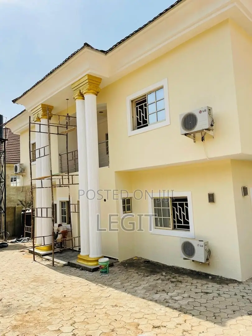 4bdrm Duplex in Gwarinpa for sale in Gwarinpa