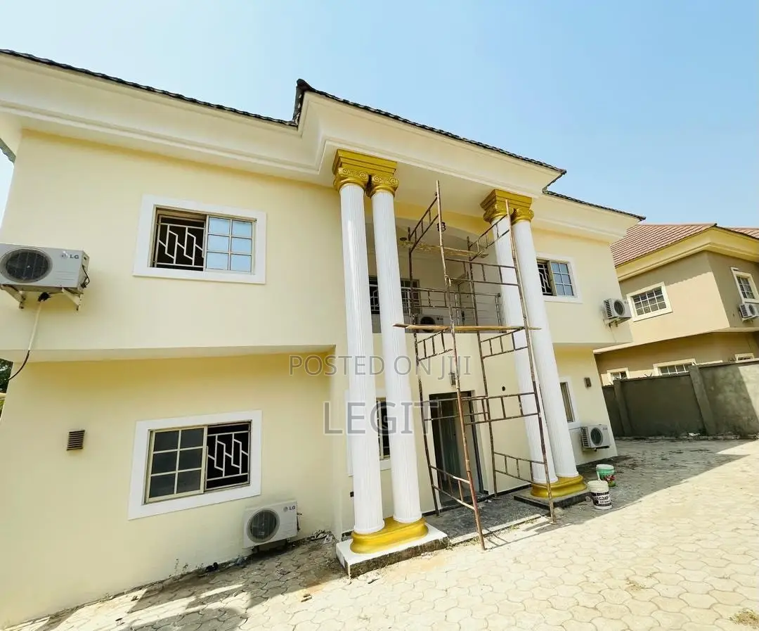 4bdrm Duplex in Gwarinpa for sale in Gwarinpa