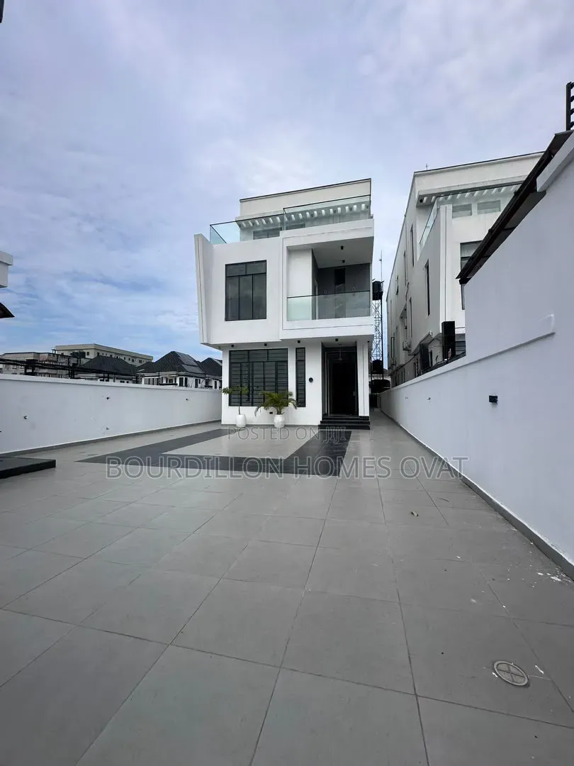 5bdrm Duplex in Lekki Phase 1 for sale in Lekki Phase 1