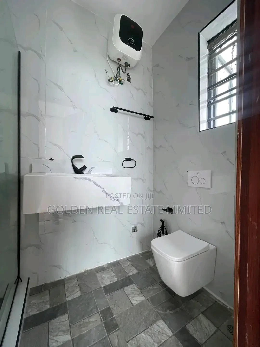 5bdrm Duplex in Osapa london for sale in Osapa london