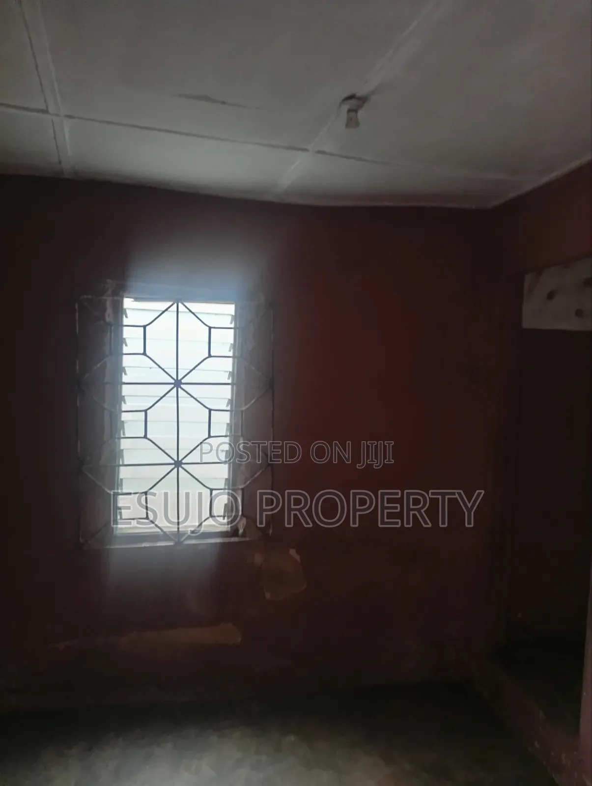8bdrm Bungalow in Nsikak Eduok By 2, Uyo for sale in Uyo