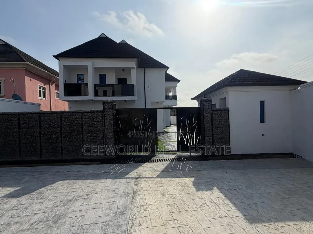 5bdrm Duplex in Stargate Oluyole for sale in Oluyole