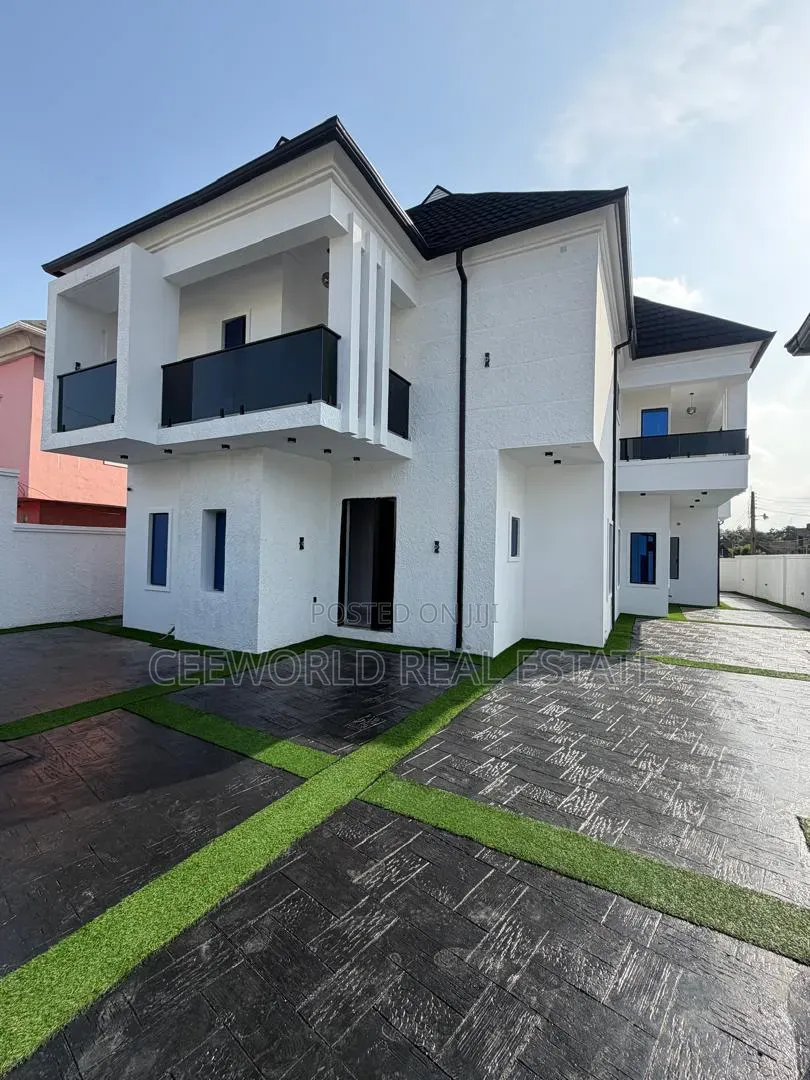 5bdrm Duplex in Stargate Oluyole for sale in Oluyole