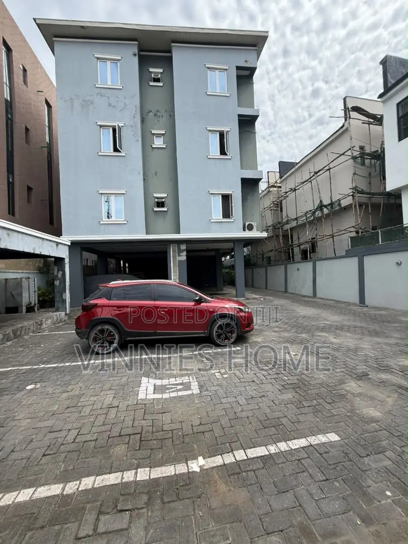 3bdrm Block of Flats in Oral Estate, Lekki Expressway for rent in Lekki Expressway