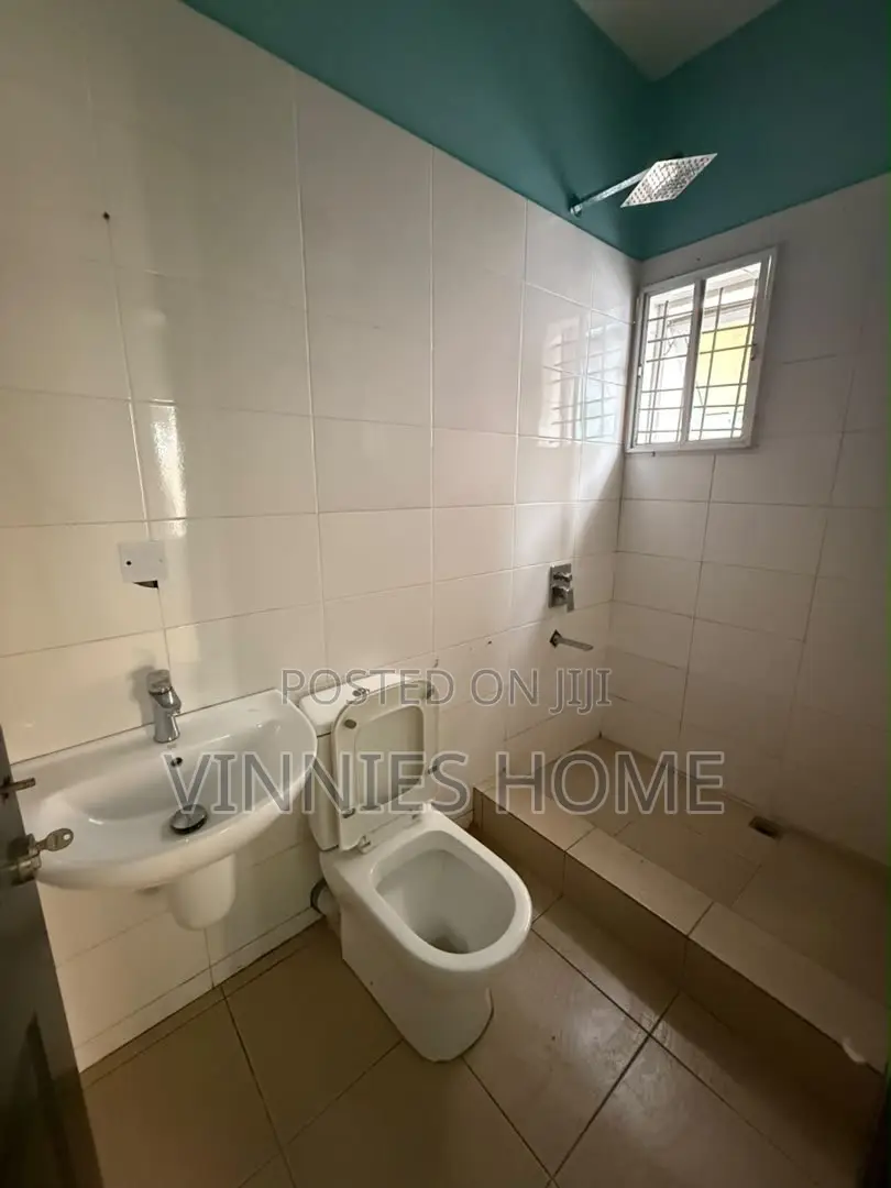 3bdrm Block of Flats in Oral Estate, Lekki Expressway for rent in Lekki Expressway