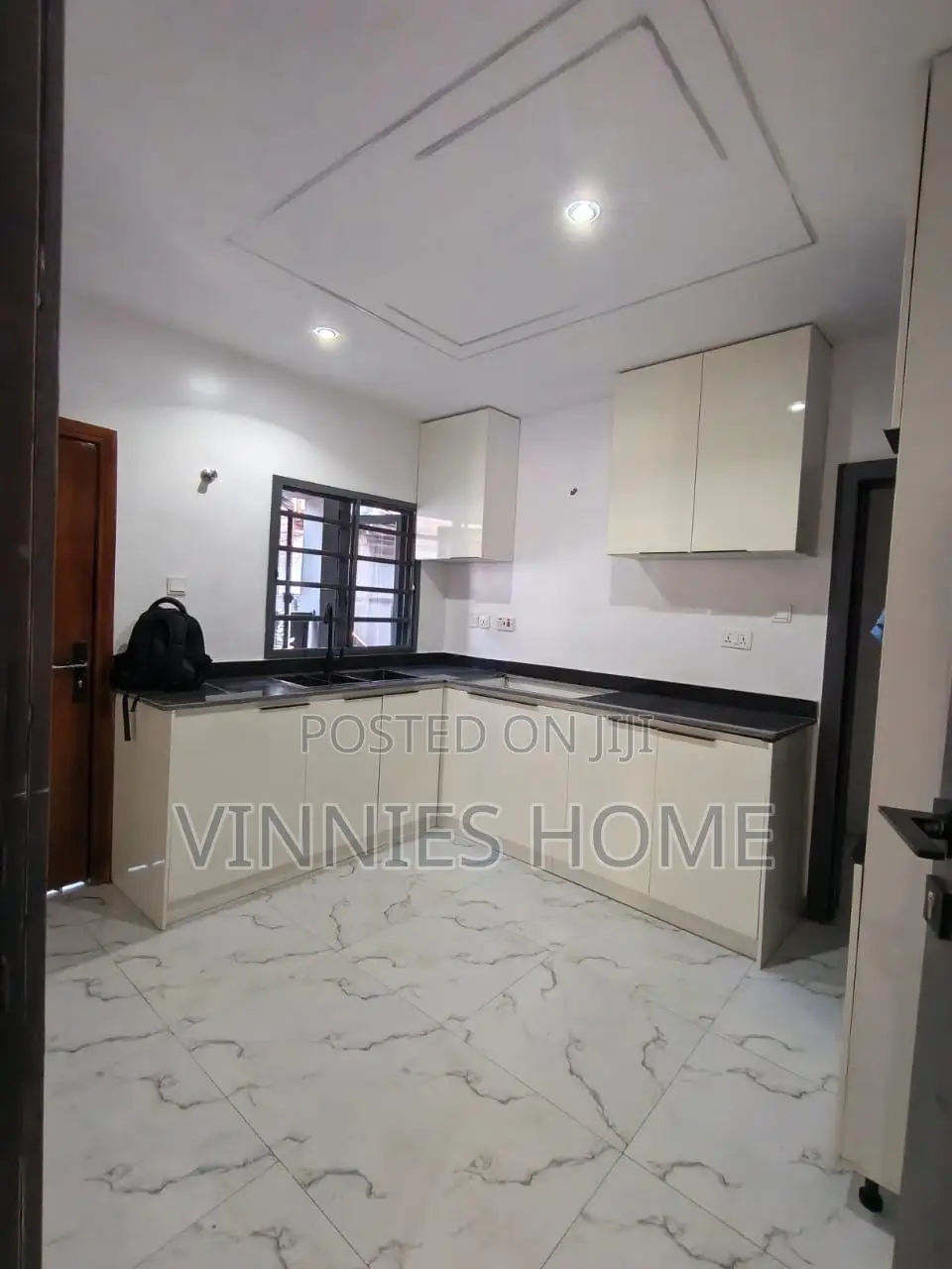 3bdrm Block of Flats in Chevron, Lekki Phase 1 for rent in Lekki Phase 1