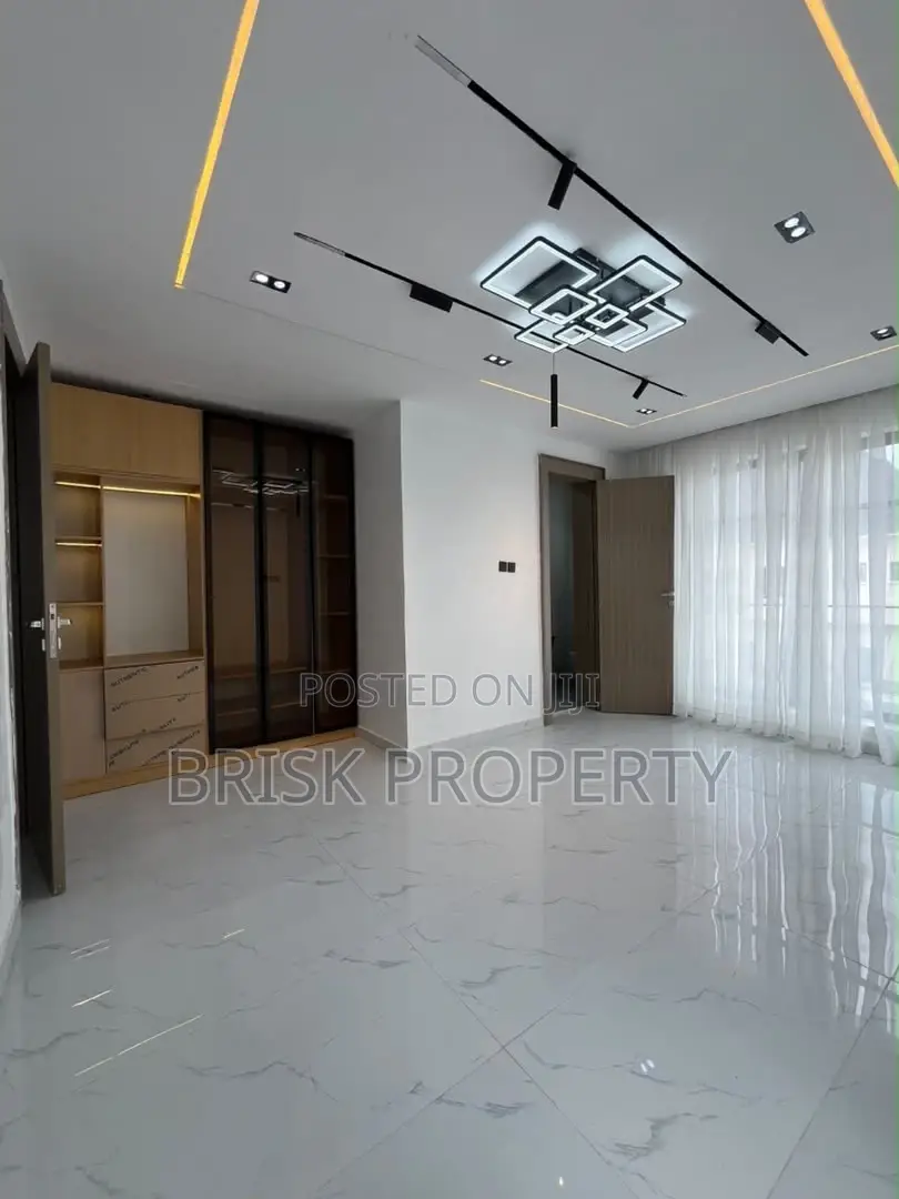 4bdrm Duplex in VGC / Ajah for sale in VGC / Ajah