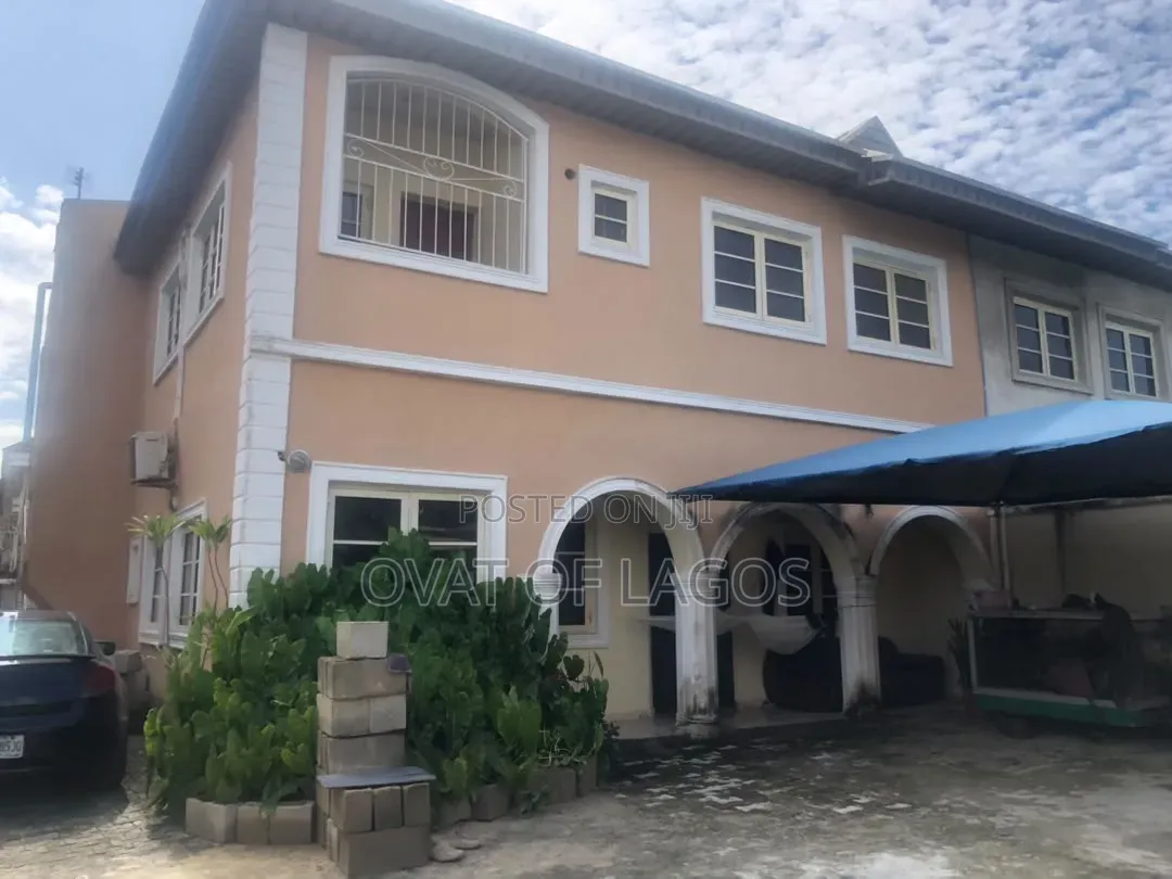 2bdrm House in Lekki Phase 1 for rent in Lekki Phase 1