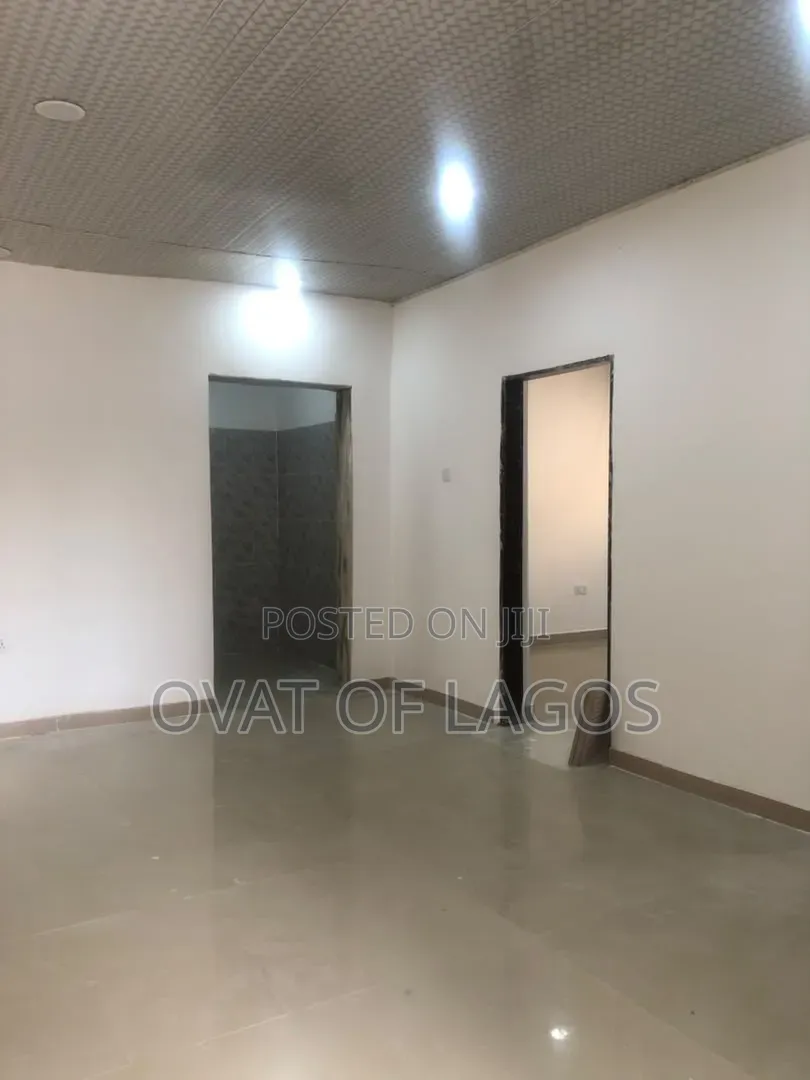 2bdrm House in Lekki Phase 1 for rent in Lekki Phase 1